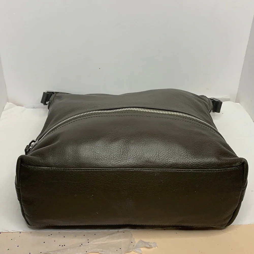 Margot Hobo in Forrest green with silver tone